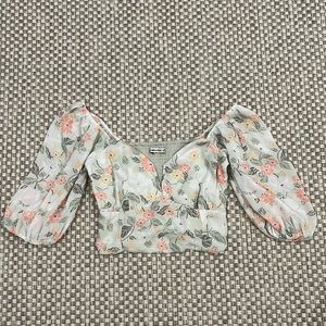 Abercrombie & Fitch floral printed puff sleeve blouse, women’s medium